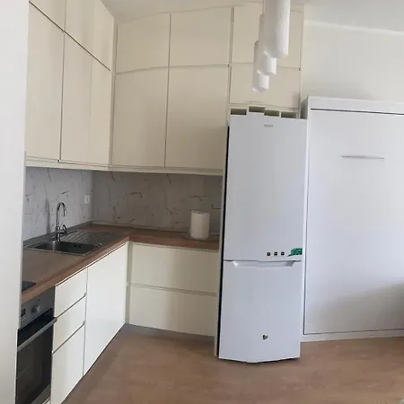 Apartmán In The Heart Of Komuna E Parisit