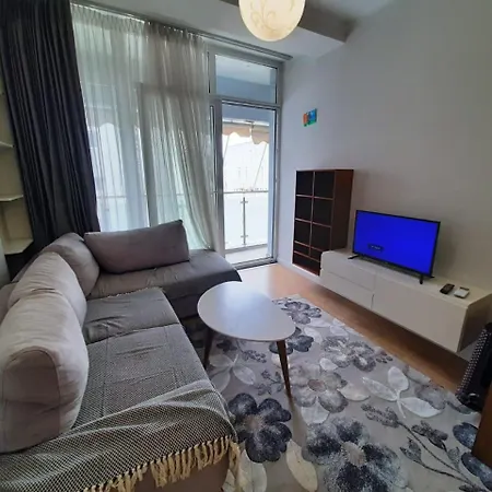 In The Heart Of Komuna E Parisit Τίρανα