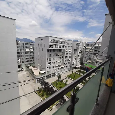 Διαμέρισμα In The Heart Of Komuna E Parisit *